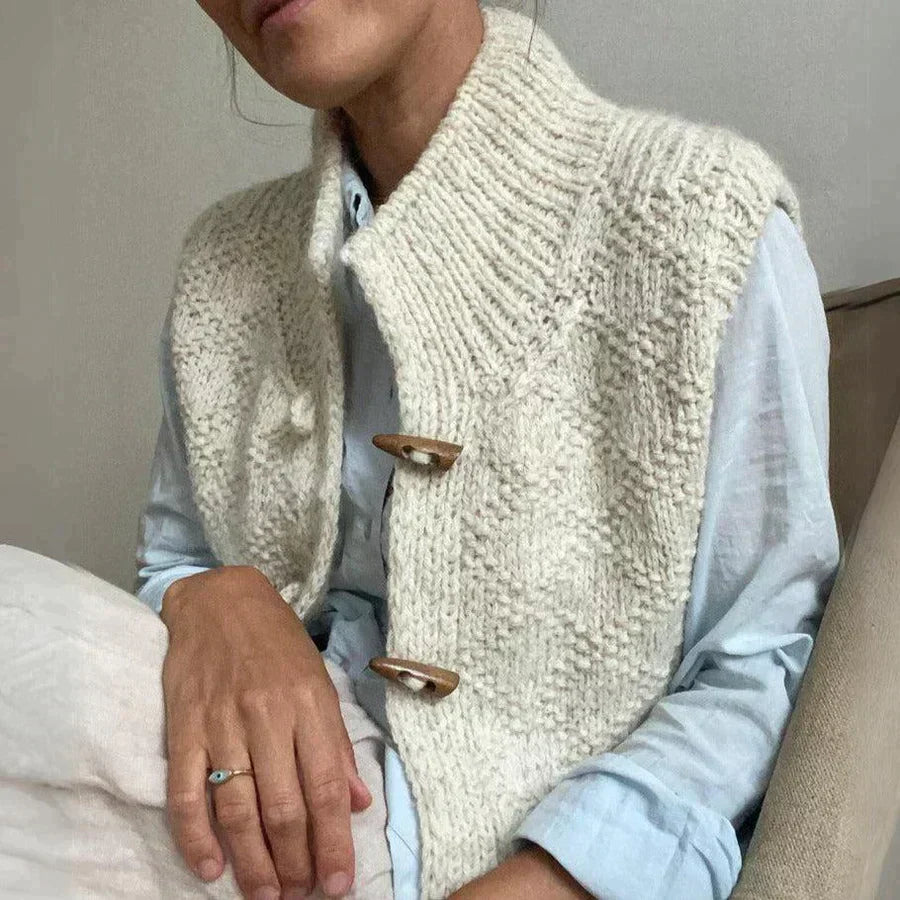 Naomi™ | Simple sleeveless cardigan